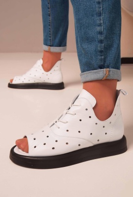 Босоножки кожаные белые 