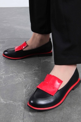 Лоферы кожаные черные